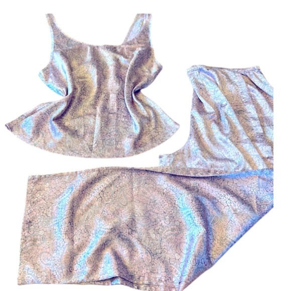 VICTORIAS SECRET ⭐️ satin pajama set - Picture 1 of 5